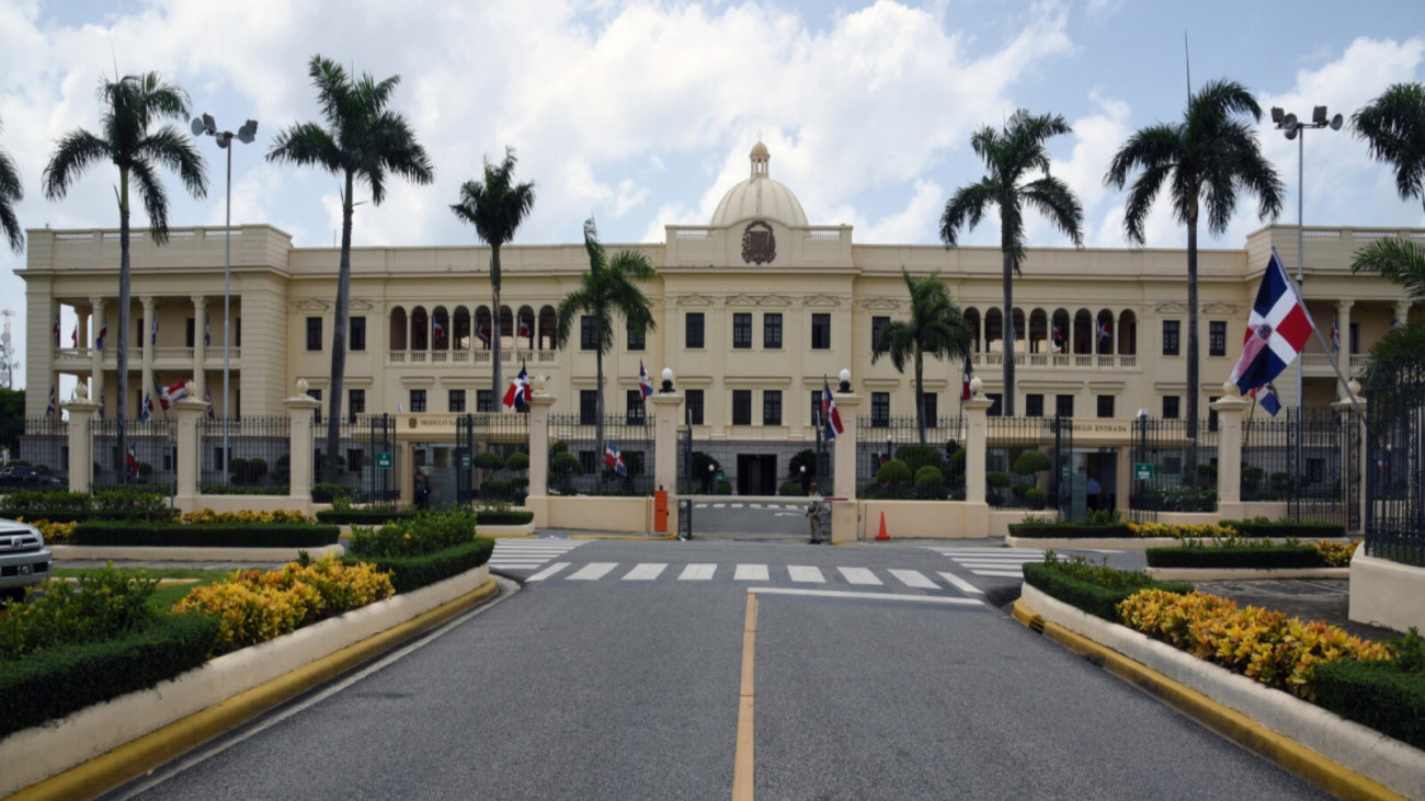 nota Danilo Medina extiende toque de queda de 500 de la tarde a 600 de la mañana hasta próximo jueves 30 de abril 1704 2020